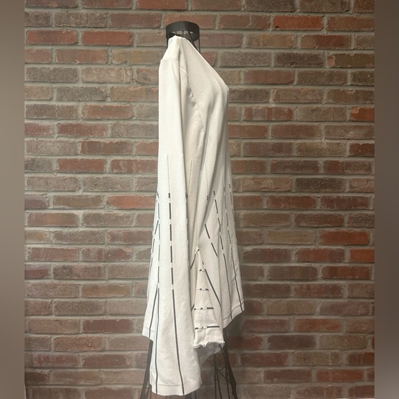 Prabal Gurung Peplum White with Black Stitching Asymmetrical Top. - Picture 3 of 7